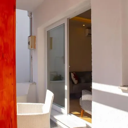 Cozy With Balcony * بودروم